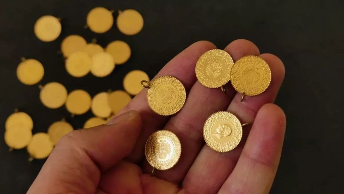 Altın fiyatları rekor üstüne rekor kırıyor. Hafta sonu tatili de durduramadı