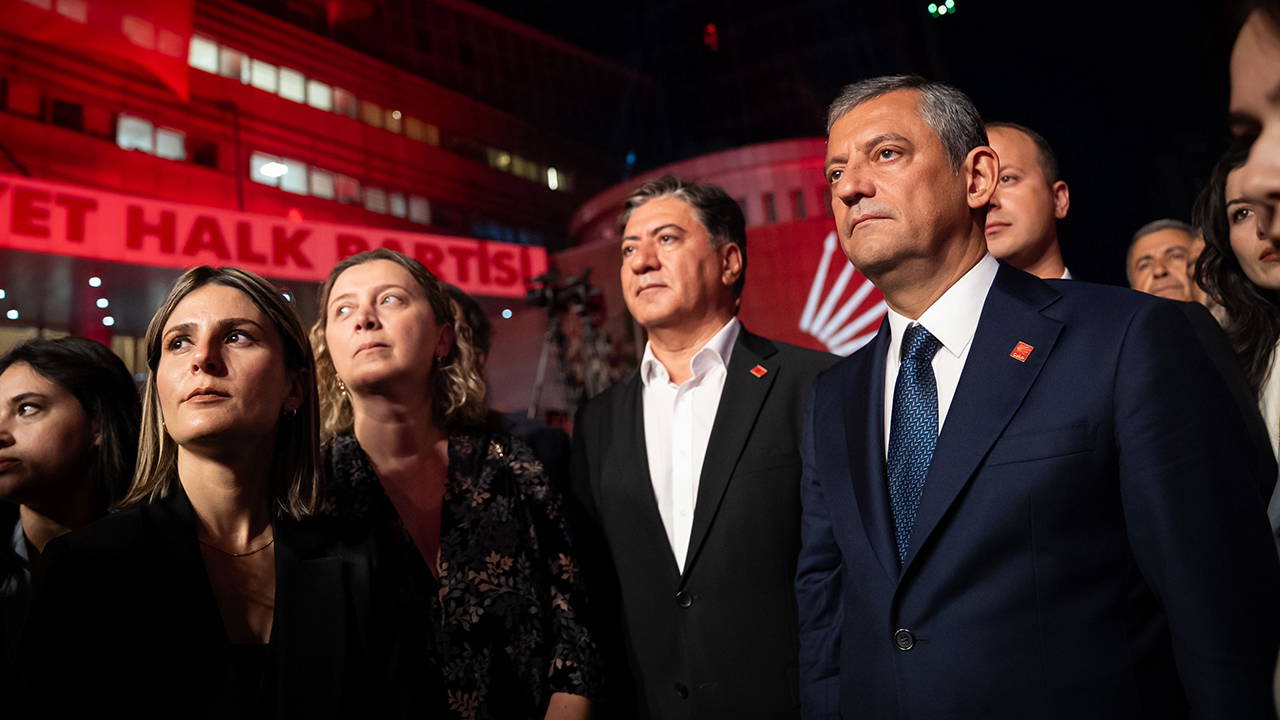 Özgür Özel, 102’nci yıl etkinliğine konuştu: ‘Başımıza ne geliyorsa bu yüzden geliyor’