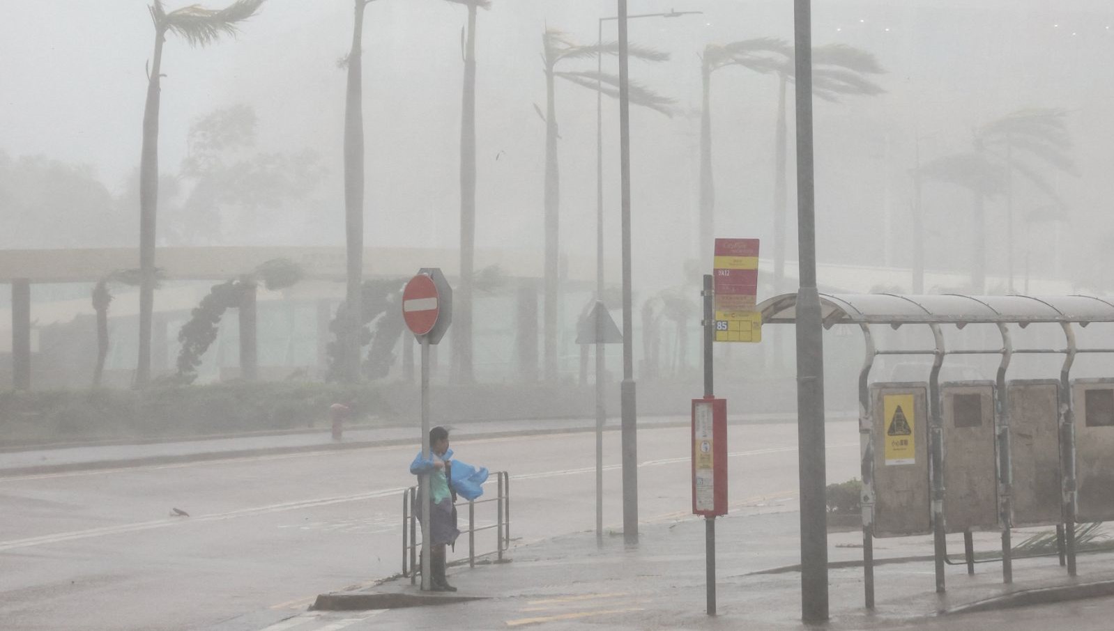 Tayvan’ı süper tayfun vurdu: 14 kişi hayatını kaybetti