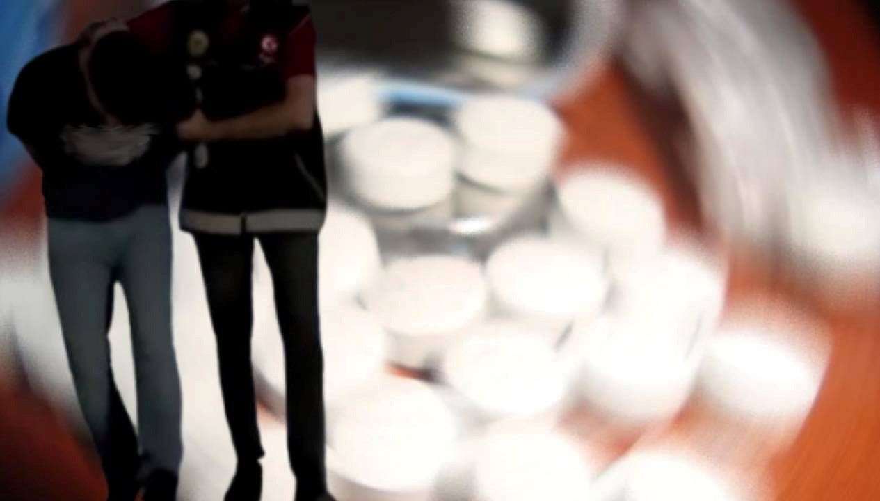 Uyuşturucu ticareti sosyal medyada: Övgü dolu sözlerle tuzağa çekiyorlar