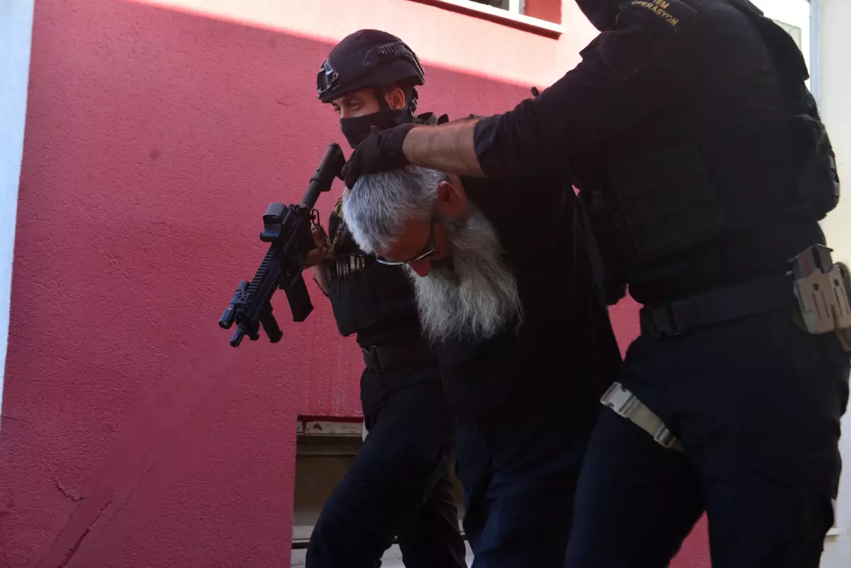 adanada deas operasyonunda 6 kisi tutuklandi 4raObku6.jpg