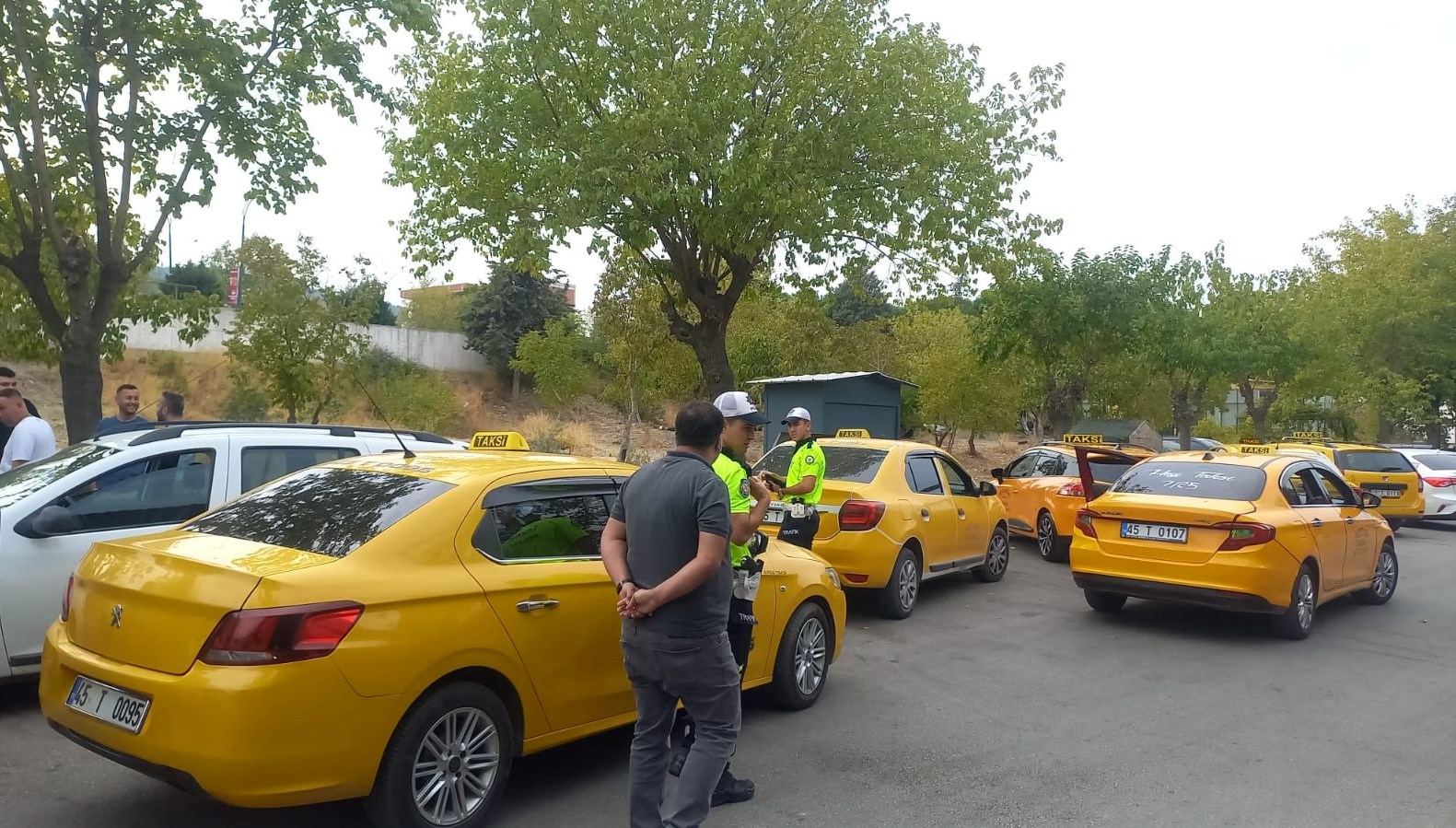 Alanya’da taksinin çarptığı elektrikli bisikletin sürücüsü öldü