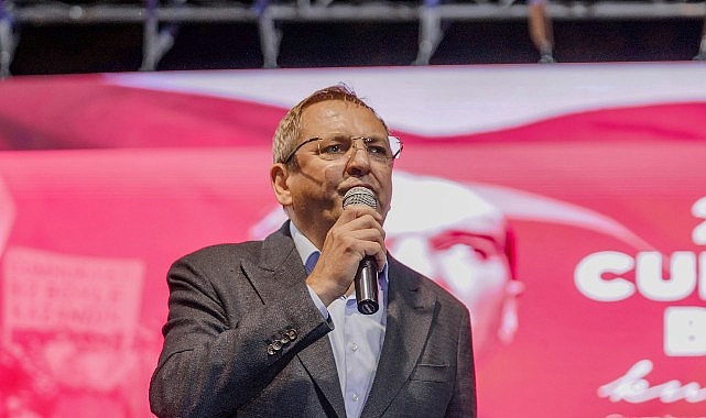 ayvalikta cumhuriyetin 102 yili coskusu SebdNBOQ.jpg