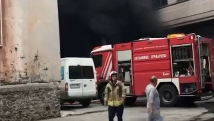 Eyüpsultan’da iş yeri yangını