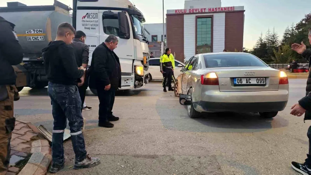 Kulu’da Yakıt Tankeri ile Otomobil Çarpıştı, Yaralı Yok