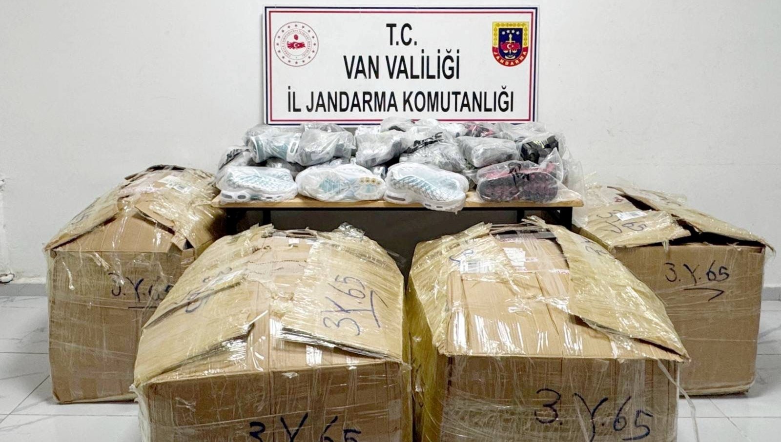 Piyasa değeri 1 milyon 235 bin lira: Van’da gümrük kaçağı operasyonu