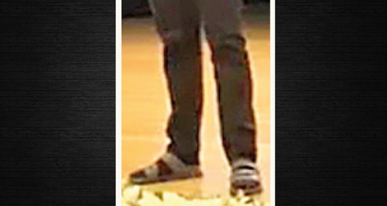 Eski Bakan terlikle sahnede