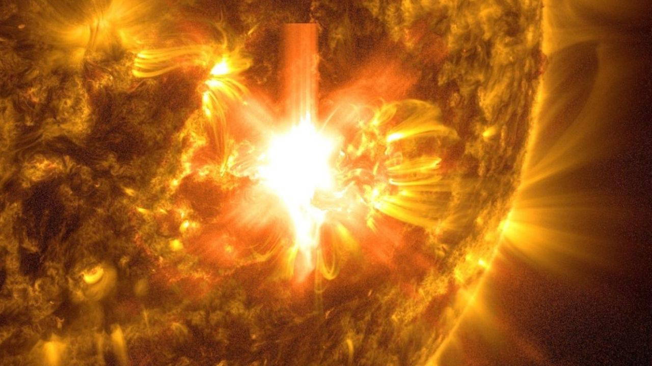 Güneş’te patlama mı oldu? Güneş patlamasının etkileri neler? Kuzey ışıkları Türkiye’den görülecek mi?