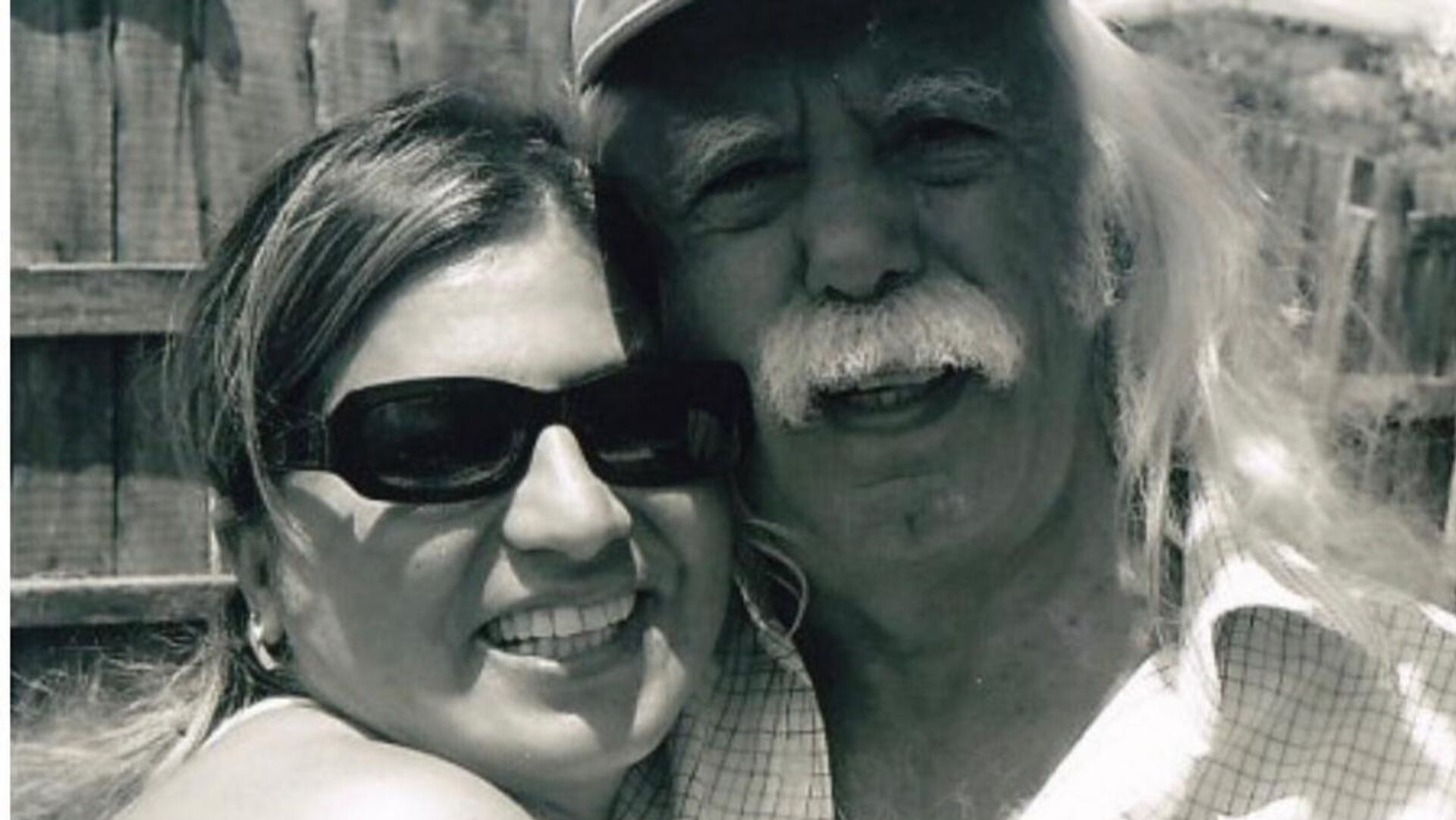 Ünlü psikiyatrist Haydar Dümen’in Beyoğlu’ndaki köşkünü ele geçirmişlerdi: Tefecinin cezası belli oldu