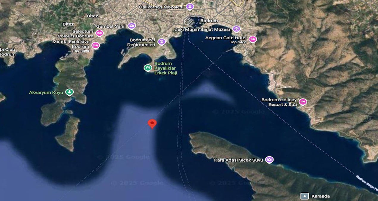 Bodrum açıklarında sürüklenen göçmen botu yardım istedi