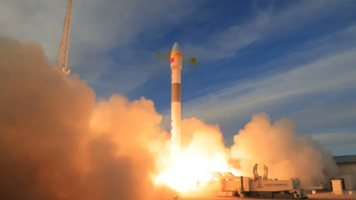 Çin, yüksek frekanslı veri alışverişi sağlayan 2 uyduyu fırlattı