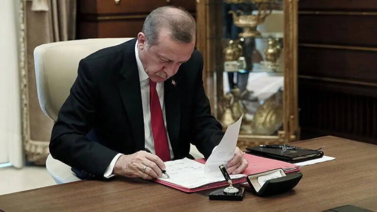 cumhurbaskani-karariyla-madencilik-izin-yonetmeligi-yururlukten-kaldirildi-fKIJaksX
