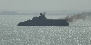 hurmuz-aciklarinda-silahli-saldiri-devrim-muhafizlari-konteyner-gemisini-vurdu-xmSxYEcH