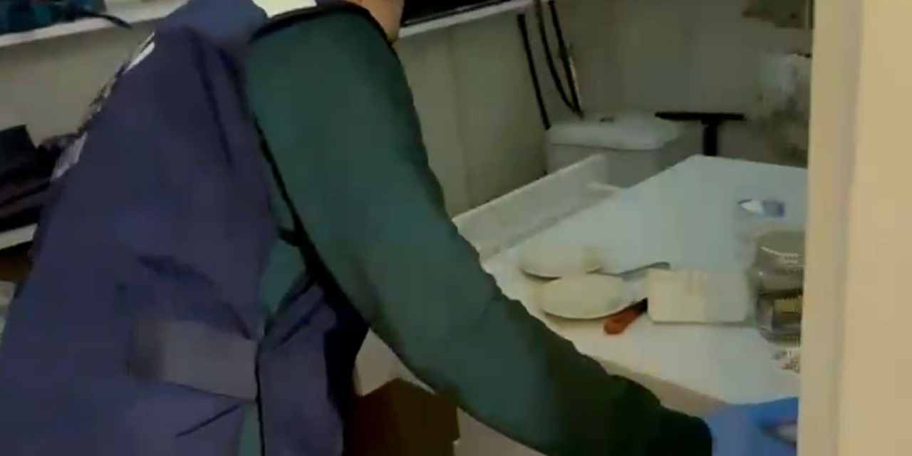 İş Yerinde Gizli Bölmeden 1 Milyon Kaçak Makaron Çıktı