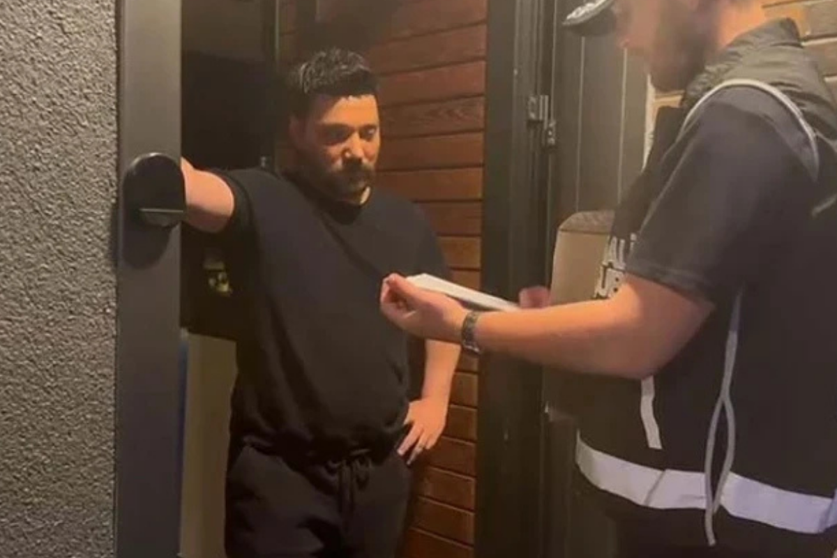 Ahbap Derneği’ne yönelik yürütülen soruşturma kapsamında gözaltına alınan Oğuzhan Uğur, tutuklama talebiyle mahkemeye sevk edildi Ahbap dernegine yonelik yurutulen sorusturma kapsaminda gozaltina alinan oguzhan ugur tutuklama talebiyle mahkemeye sevk J1zOcA6C
