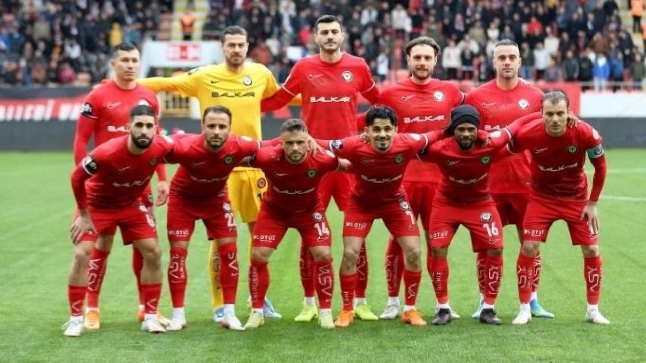 Çorum FK’yı Süper Lig’e çıkardılar: Karşılığını acı bir şekilde aldılar Corum fkyi super lige cikardilar karsiligini aci bir sekilde aldilar ASCrGUbE
