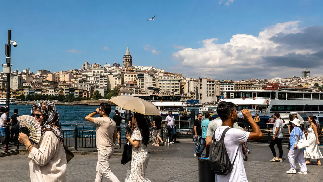 Istanbulda sicaklik tirmanacak akom saganak yagis icin tarih verdi yeGrNjAA