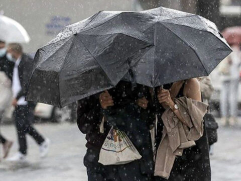 Meteoroloji uyarilari tek tek siraladi cok kuvvetli saganak oncesi firtina vuracak UELzG5qs